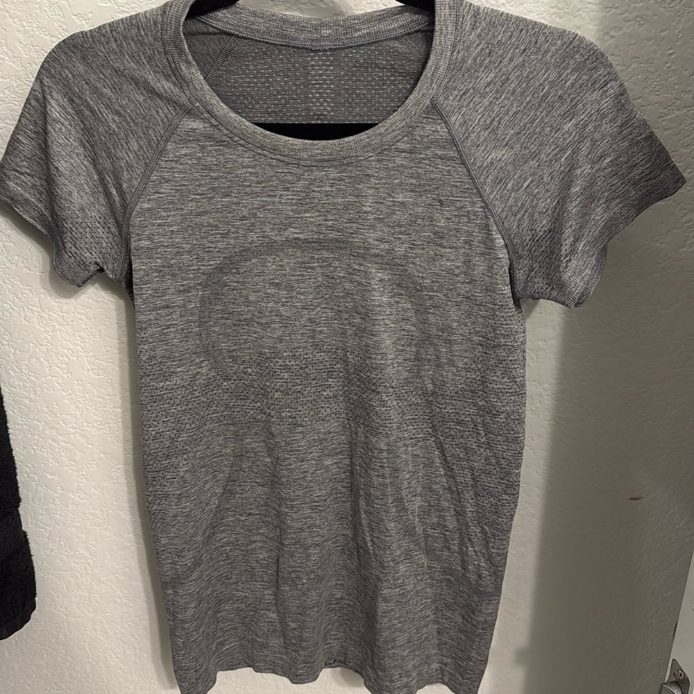 Lulu Lemon women’s Swiftly Tech 2.0 hip length